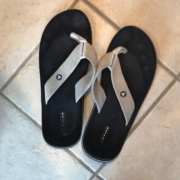 airwalk flip flops mens